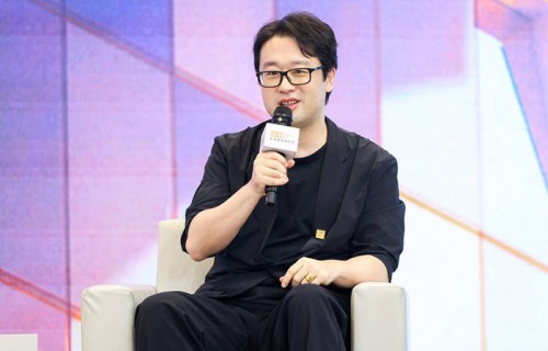 《年会不能停！》导演董润年：全世界商业片的剧作能力都在下降，都枯竭了
