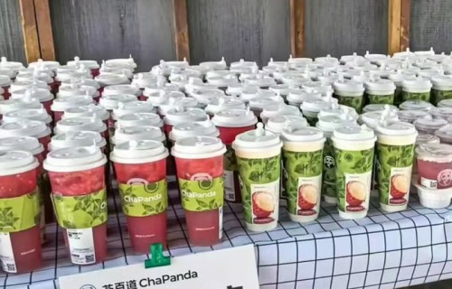 任敏请客董思成新剧组喝奶茶