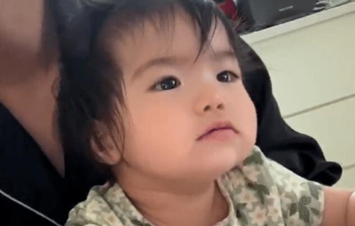 姜潮晒二胎女儿正脸照，姜潮麦迪娜什么时候生的二胎？