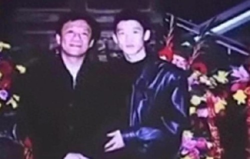 曹云金与侯耀文的一张合影 ，侯耀文还说曹云金像他年轻的时候