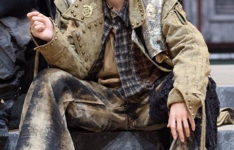 陈哲远本人对于其'顶梁柱'的角色定位有何看法或回应？