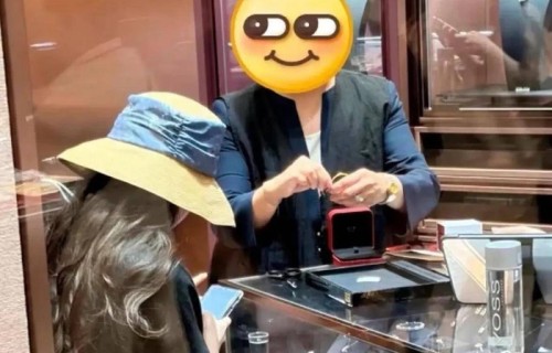 刘亦菲逛SKP被拍，腿确实粗了、背也厚了，但松弛感反而更圈粉了