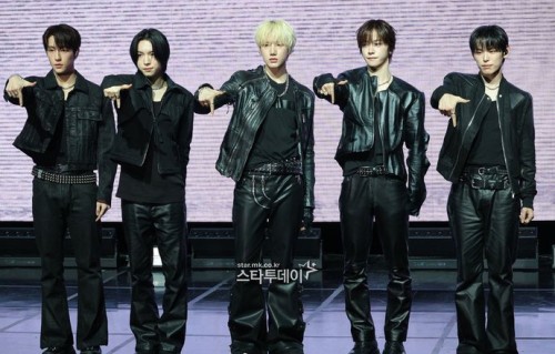 金在中作为制作人，为新男团KEYVITUP注入了哪些音乐理念和风格？