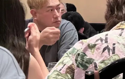 陈键锋目前是否定居在加拿大温哥华？