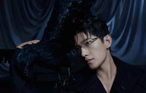 杨洋黑衣长剑黑马造型塑造暗夜骑士形象|粉丝|黑马王子|展昭