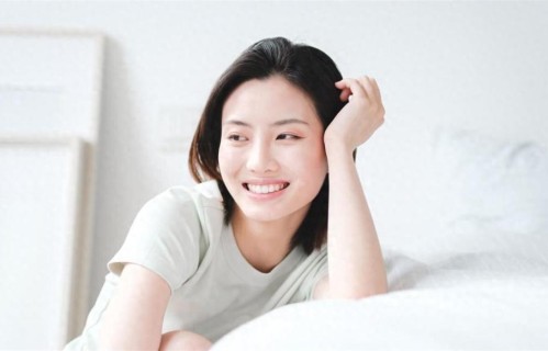 两性关系：男人要明白！女人无论多大年龄，都喜欢身边有个人陪着