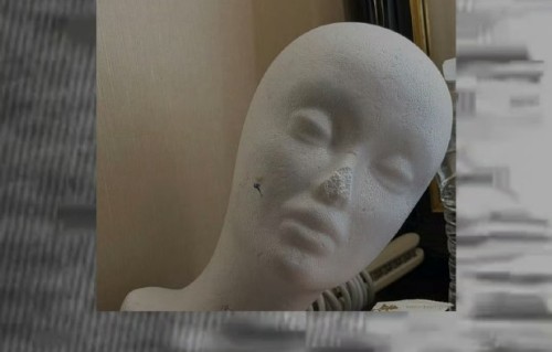 易烊千玺为何更新一张配七个句号的图片？