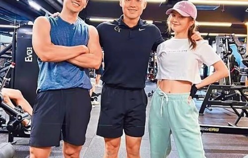 43岁蔡卓妍官宣再婚！从郑中基到小10岁教练，褪去光环选择平凡