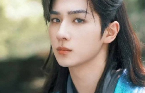 李宏毅后援会会长深夜辞职！粉丝心寒控诉：我们不是你们想用就捧、想扔就扔的玩具