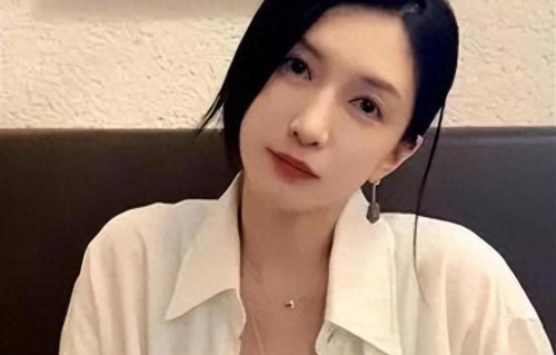 39岁江疏影没发通稿，却刷屏了，她不追热点反而被热点追着跑