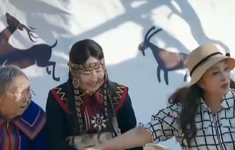 75岁刘晓庆逆龄状态刷屏，骨密度堪比年轻人