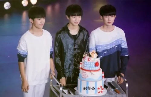 王俊凯等三人出镜庆祝TFBOYS出道八周年，你喜欢这个组合吗？|网易新闻|娱乐圈|粉丝|少年|音乐