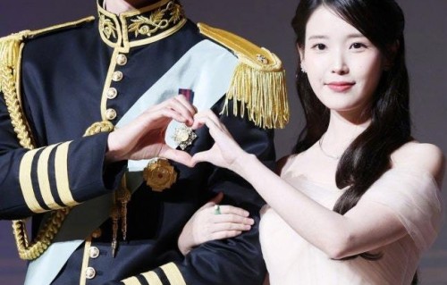 IU边佑锡出席新剧发布会，谈10年后再合作|明星同框|21世纪大君夫人|韩流新剧