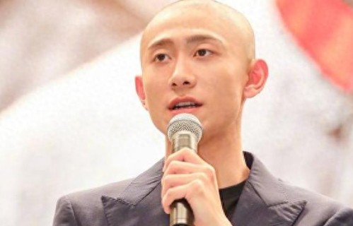 张一山为新戏剃光头,结果票房却不尽人意,演技还是值得肯定