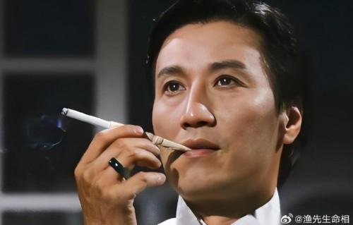 谢贤为什么始终戴着墨镜？|谢霆锋|戴墨镜|父子|形象|腰板