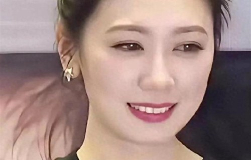 贾静雯越成熟越有气质，岁月在她身上只沉淀了温柔韵味，愈发迷人