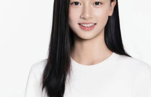 河南15岁素人女孩七七签约经纪公司,此前因撞脸张柏芝走红网络,官宣加入由钟楚曦主演的剧组拍戏_中都_尹昉_乐园|明日乐园|河南省|赵钰琪