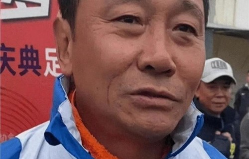 和那英分手后，高峰已成家生女，现定居北京郊区，和儿子形同陌路