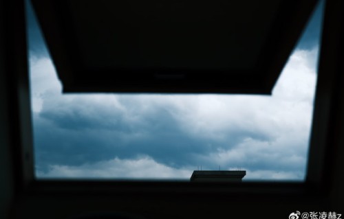 张凌赫清明发云照引摄影探讨，粉丝晒图秀技巧为何火？|摄影师|云朵|沉默|拍摄|自拍