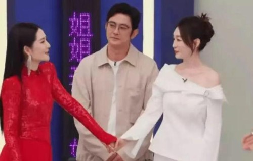 谢娜李小冉节目上一直拉手,打破不和传言