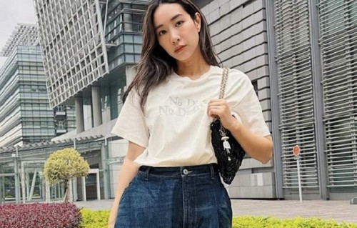 香港知名歌手宣布收养孩子，婚后经历流产之痛，复出遥遥无期