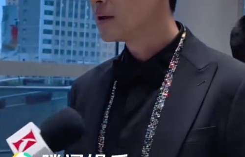 胡歌杨紫携手亮相白玉兰晚宴!《生命树》师徒合体，双双入围视帝视后创历史纪录_新闻