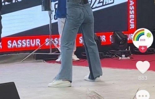 网红唐艺路人视角曝光，体型圆润发福，身材五五分被嘲像大妈|素人|直播间_订阅