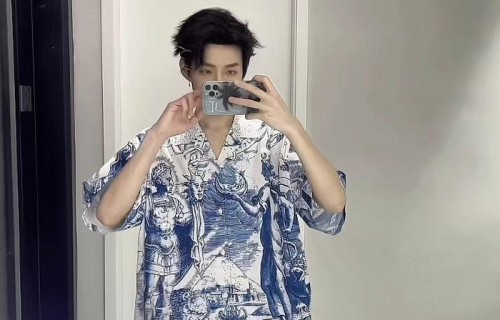 邓为对镜拍营业,蓝色耳坠是亮点,长得帅怎么拍都好看!|邓为;潇洒佳人淡淡妆|长相思|涂山璟|檀健次|代露娃