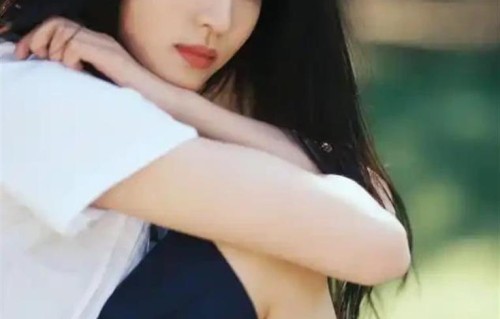学生时代的王楚然，纯欲天花板本人，原来校花真是从小美到大的!