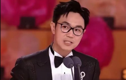 没学过导演却拿最佳导演，大鹏逆袭