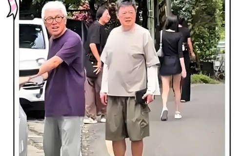 58岁张宇满头白发引热议，经纪人回应:健康状况良好 - 360娱乐