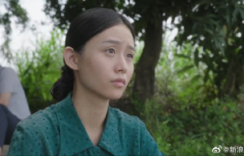王晓慧在回应不进演艺圈时提到的‘容貌焦虑’，具体指哪些方面？
