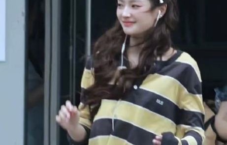 徐若晗为什么顶着化妆夹子就去录制《你好星期六》？