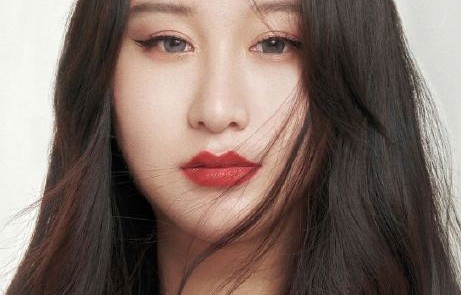 锤娜丽莎模仿腾格尔等明星的细节和口碑如何？|喜剧|复刻|草原|唱腔|舞台