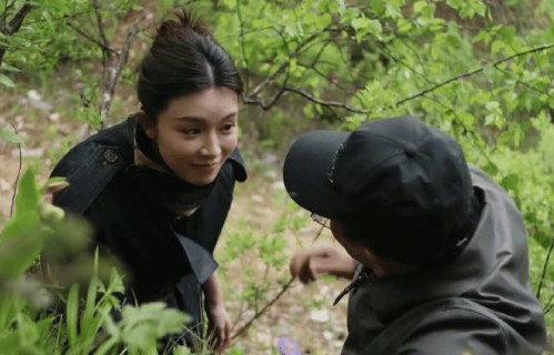 文咏珊的松弛气质为何与香格里拉如此契合？