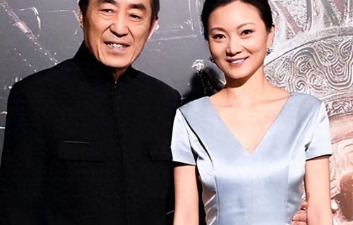 76岁张艺谋近照苍老，44岁陈婷逆生长，相差31岁的老少恋太残酷！ 