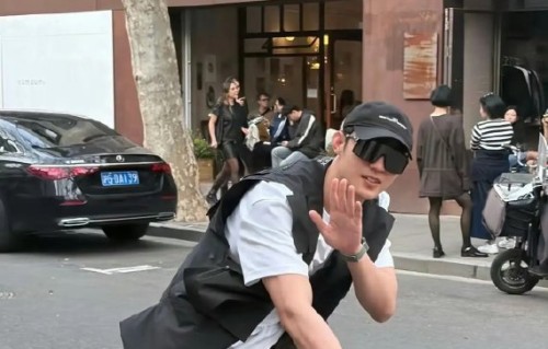 黄景瑜此次骑行是为了新剧《赢风》的角色做准备吗？