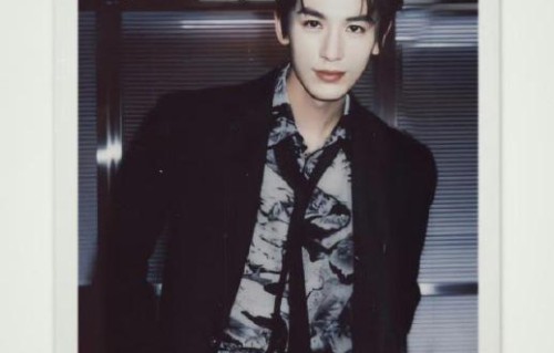 张凌赫为饰演《逐玉》中的谢征做出了哪些具体努力和牺牲？