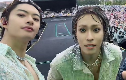 同组合成员木子洋怎么评价岳明辉的雨中造型？