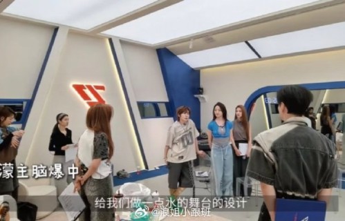 王濛为保队员放大招：15秒高光独舞，把舞台交给万千惠