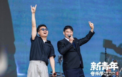 网友对大衣哥朱之文和贰佰的这次跨圈合作主要有哪些评价？|音乐节|摇滚|圈层|合唱|精神