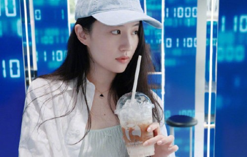 刘亦菲还送过哪些贵重礼物给身边人？
