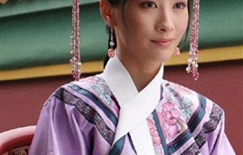 41岁陶昕然现状：离婚一年后，独自抚养女儿，卖力参加节目怕恶剪