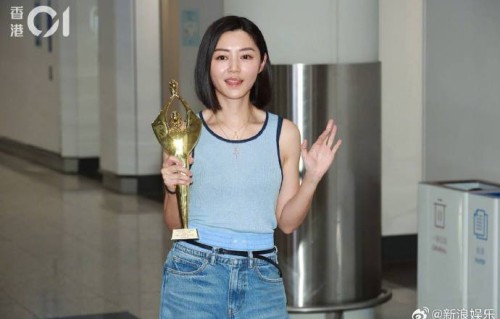 卫诗雅受伤后如何坚持出席百花奖？