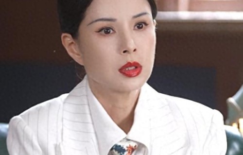 李若彤回应网友评论“连姑姑都下沉演短剧了”：我是个演员，又不是天上的神仙，不管是长剧短剧电影，只要角色合适，演得过瘾，就会去拍 