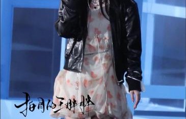 鞠婧祎这次演唱《雨爱》的彩排全开麦表现为何引发热议？