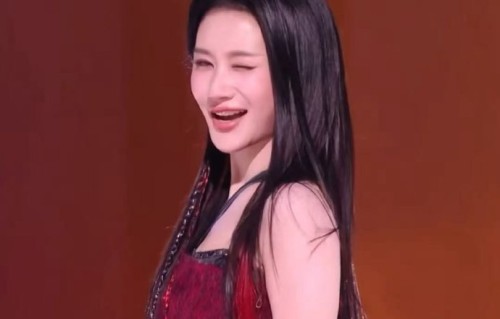 网友为什么评价何宣林对李兰迪的wink是“油得可爱”？