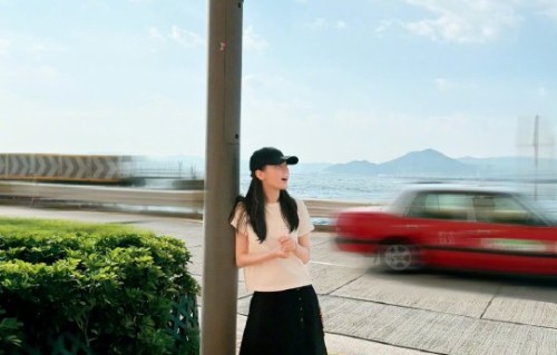 迪丽热巴为什么看到路人就慌张逃跑？