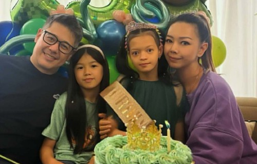 香港知名演员女儿患基因疾病，至今不能走路，医生断言活不过两岁