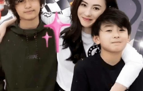 网友在悉尼偶遇张柏芝!45岁她颜值抗打少女感十足